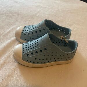 Kids Slip-On Breathable Water Shoes in Light Blue and White Boy size 9